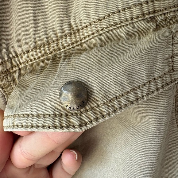 Aritzia Talula size small Women's Tan Utility trooper Jacket, 100% Cotton, Tan - Picture 6 of 10